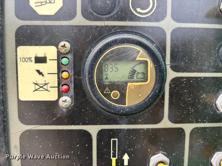 image for item DU0326 2017 JLG E450AJ boom lift