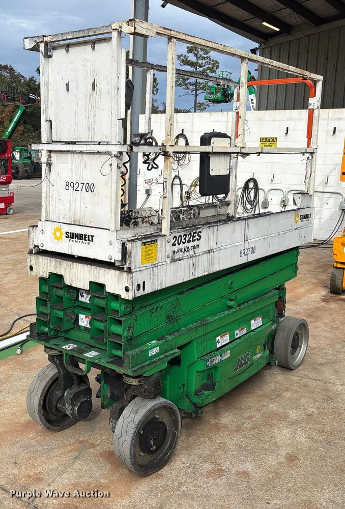 image for item DU0327 2016 JLG 2032ES scissor lift