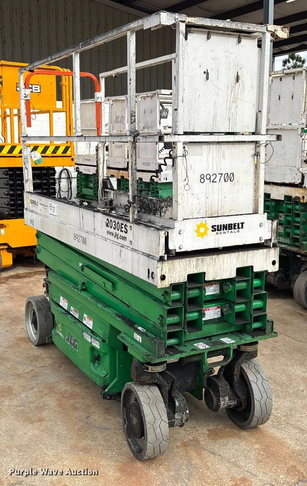 image for item DU0327 2016 JLG 2032ES scissor lift