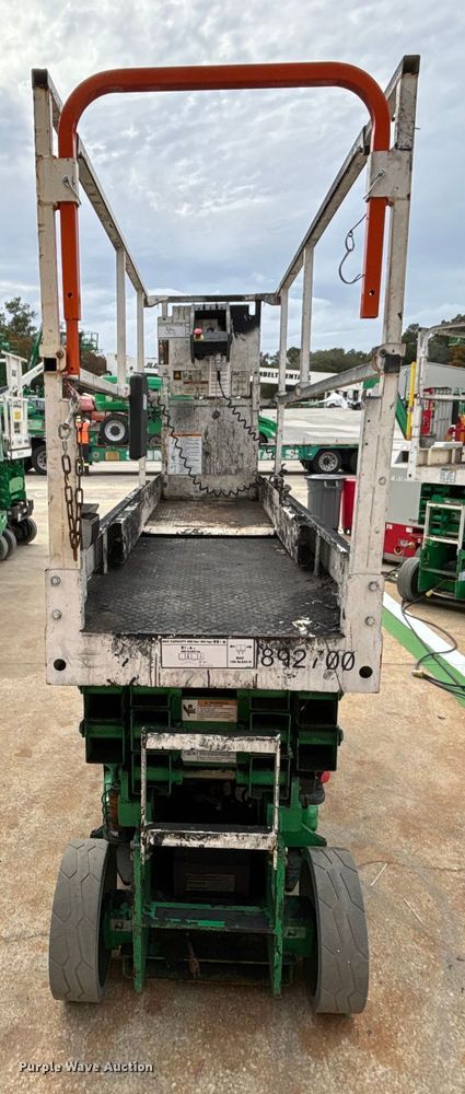 image for item DU0327 2016 JLG 2032ES scissor lift