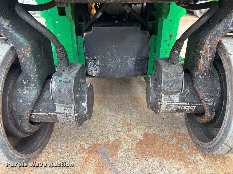 image for item DU0327 2016 JLG 2032ES scissor lift