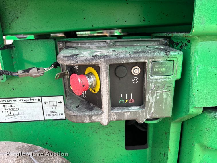 image for item DU0327 2016 JLG 2032ES scissor lift