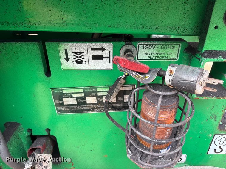 image for item DU0327 2016 JLG 2032ES scissor lift