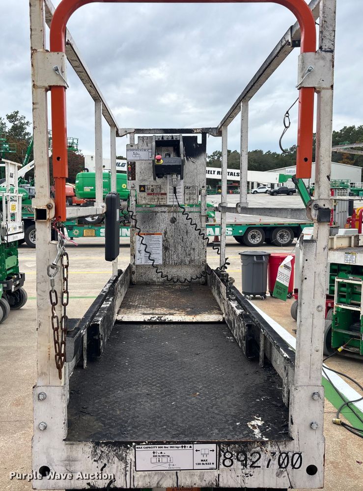 image for item DU0327 2016 JLG 2032ES scissor lift