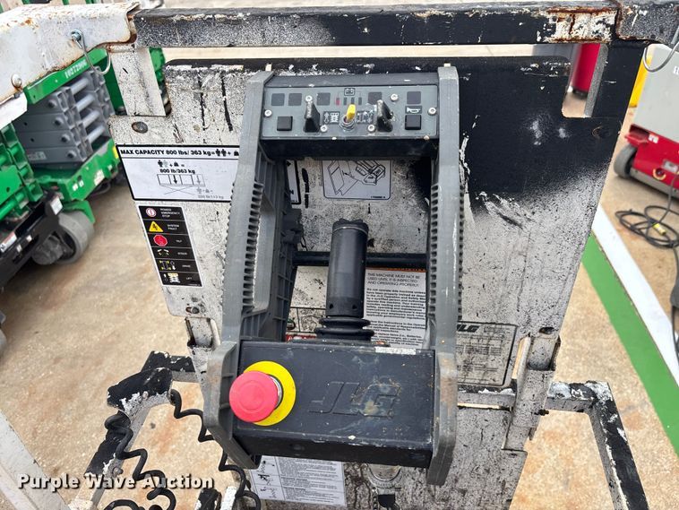 image for item DU0327 2016 JLG 2032ES scissor lift