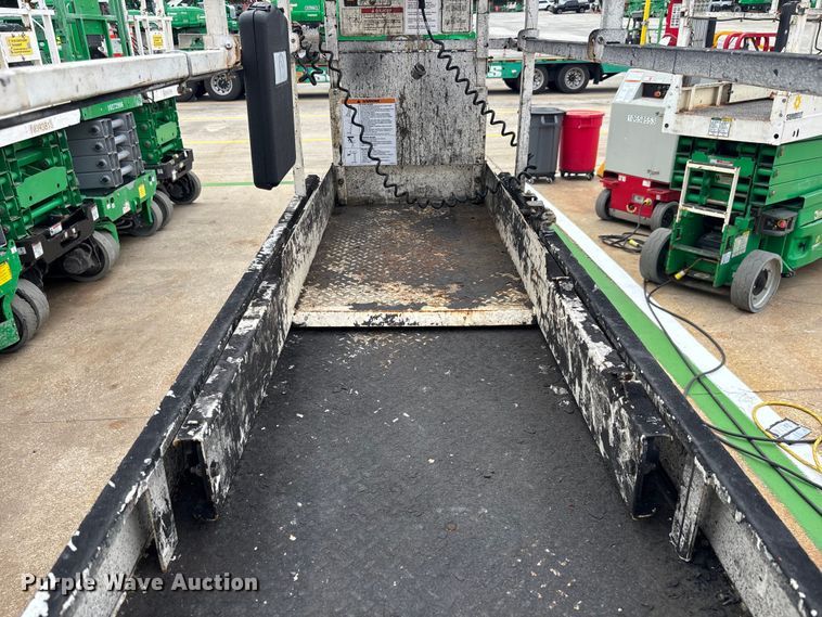 image for item DU0327 2016 JLG 2032ES scissor lift