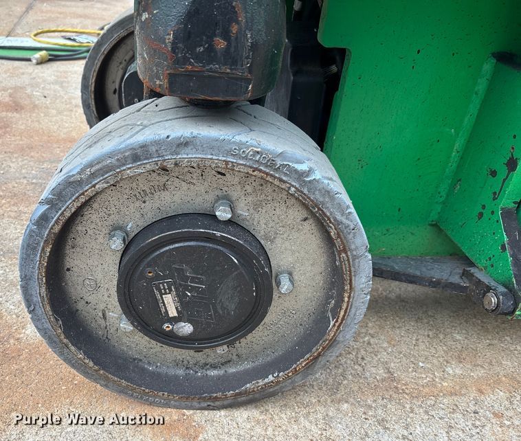 image for item DU0327 2016 JLG 2032ES scissor lift