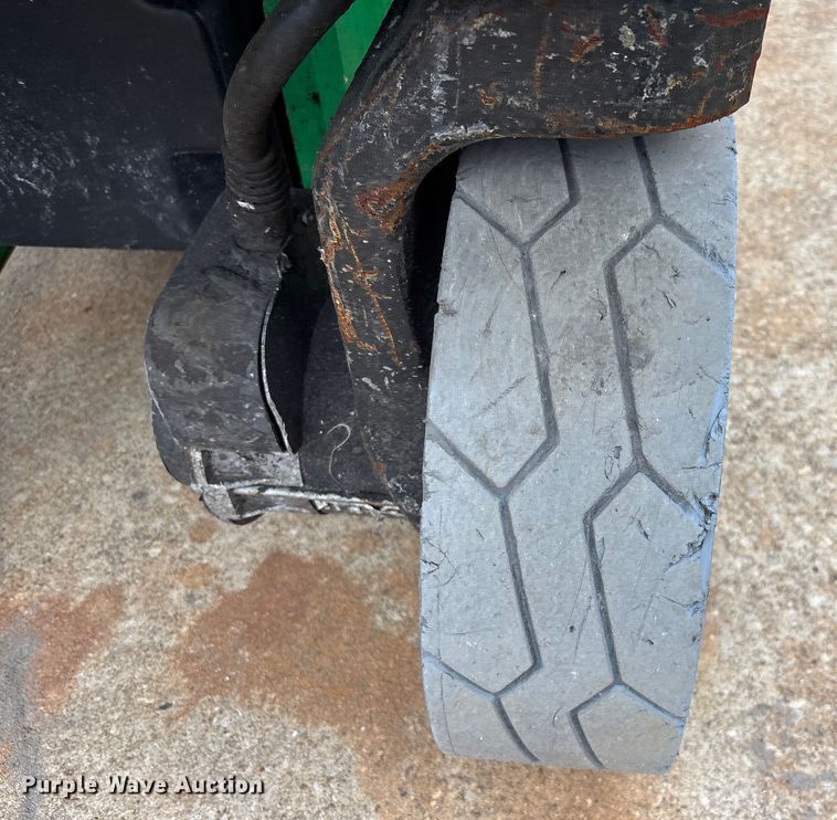 image for item DU0327 2016 JLG 2032ES scissor lift