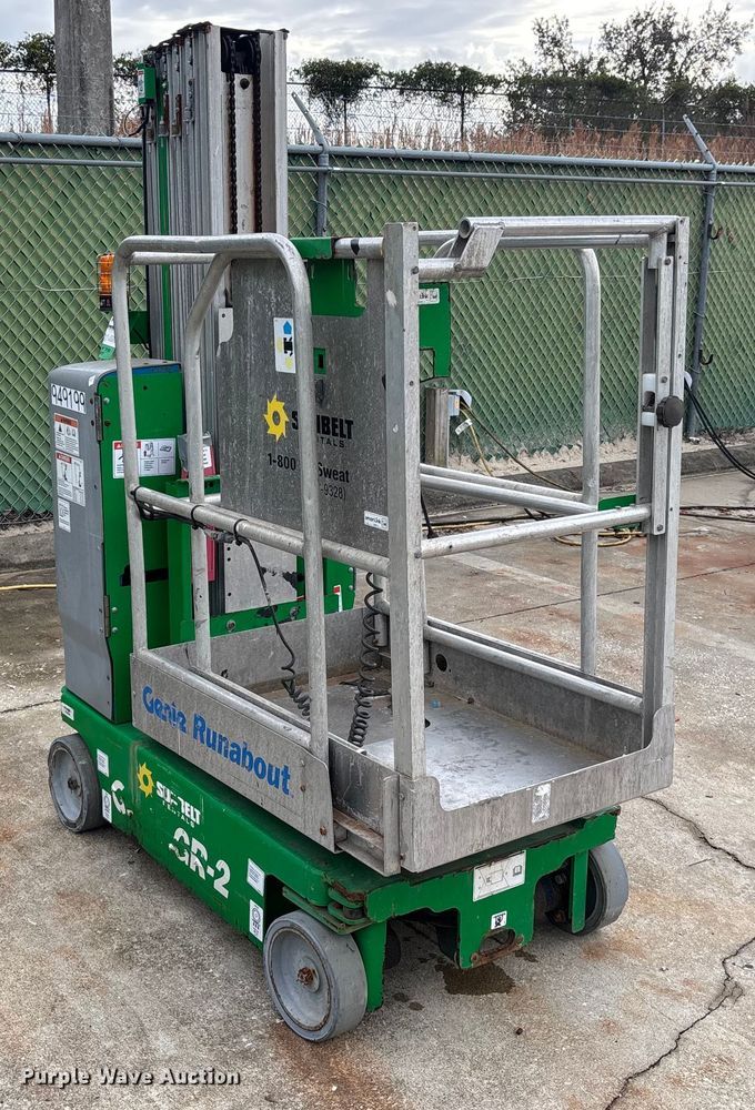 image for item DU0328 2016 Genie GR-20 vertical lift