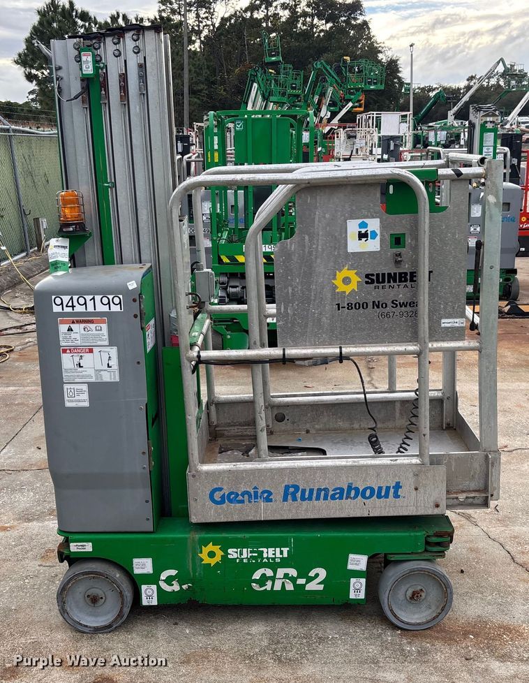 image for item DU0328 2016 Genie GR-20 vertical lift