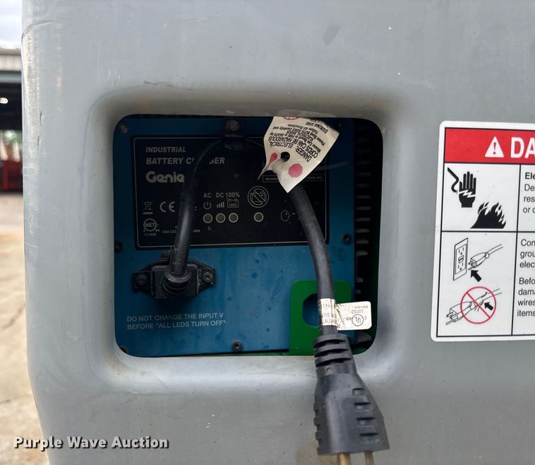 image for item DU0328 2016 Genie GR-20 vertical lift