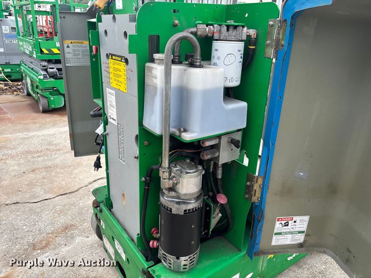 image for item DU0328 2016 Genie GR-20 vertical lift