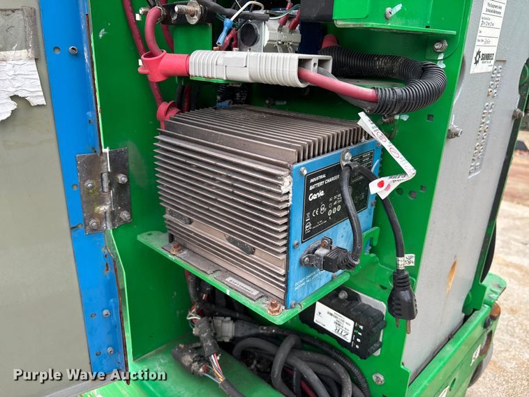 image for item DU0328 2016 Genie GR-20 vertical lift