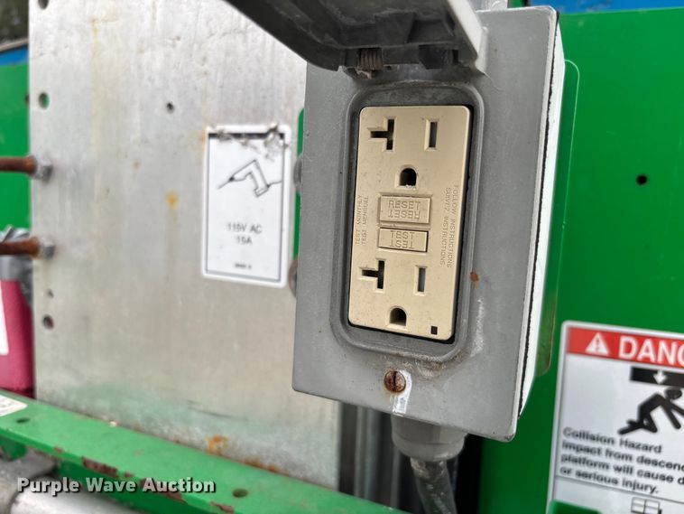 image for item DU0328 2016 Genie GR-20 vertical lift