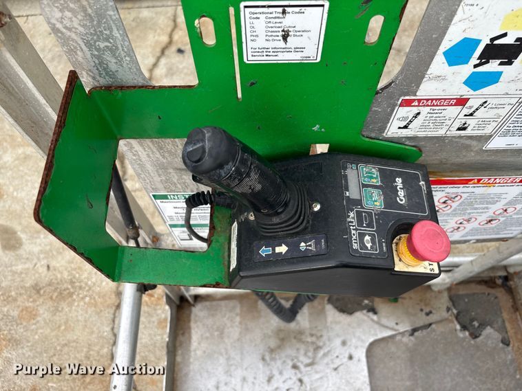 image for item DU0328 2016 Genie GR-20 vertical lift