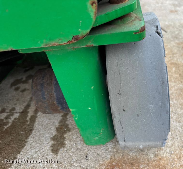 image for item DU0328 2016 Genie GR-20 vertical lift