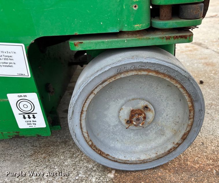 image for item DU0328 2016 Genie GR-20 vertical lift