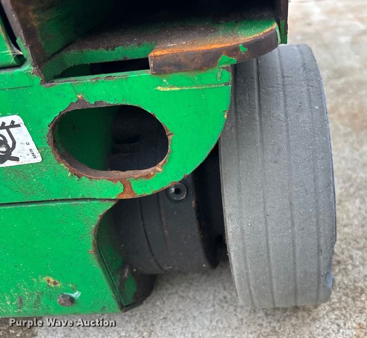 image for item DU0328 2016 Genie GR-20 vertical lift