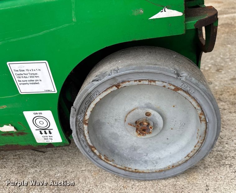 image for item DU0328 2016 Genie GR-20 vertical lift