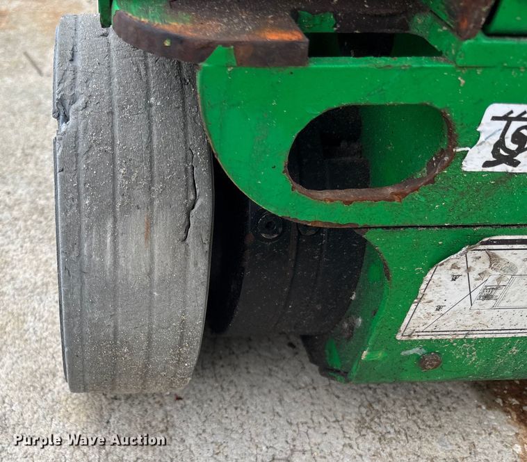 image for item DU0328 2016 Genie GR-20 vertical lift