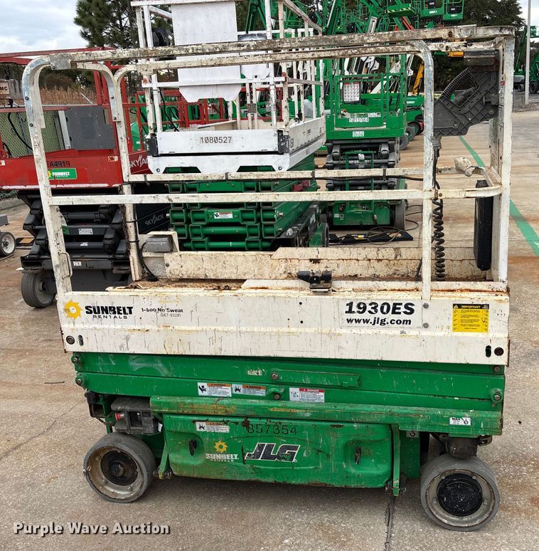 image for item DU0329 2016 JLG 1930ES scissor lift