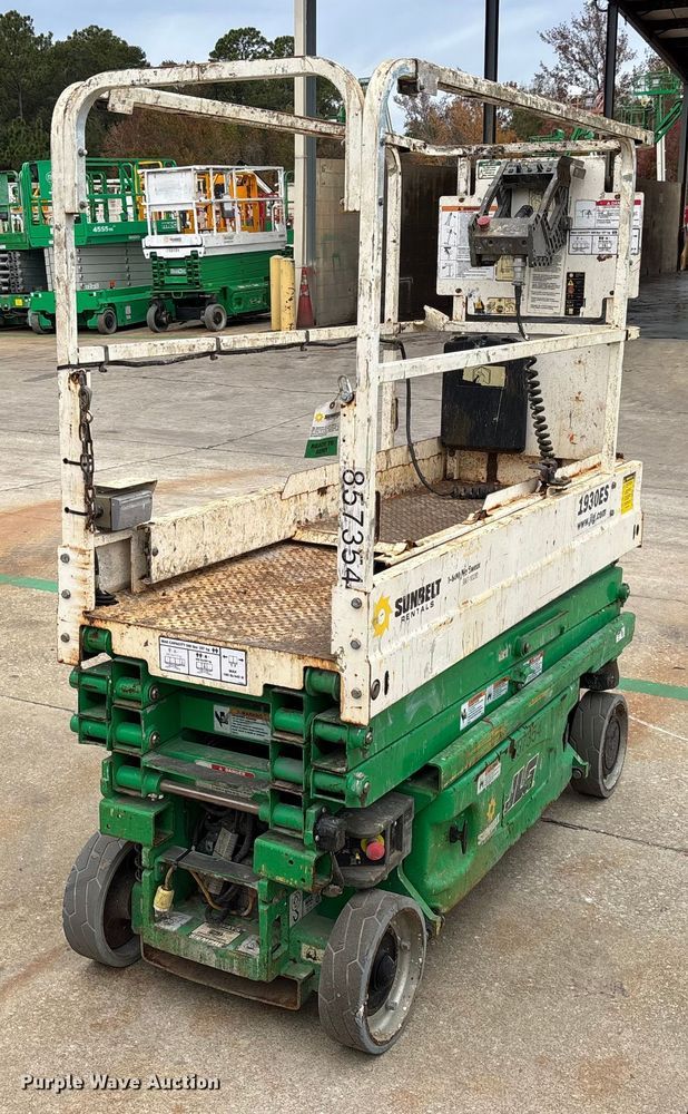 image for item DU0329 2016 JLG 1930ES scissor lift
