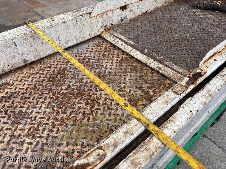 image for item DU0329 2016 JLG 1930ES scissor lift