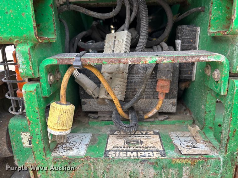 image for item DU0329 2016 JLG 1930ES scissor lift