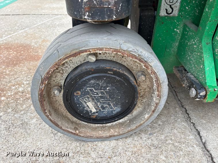 image for item DU0329 2016 JLG 1930ES scissor lift