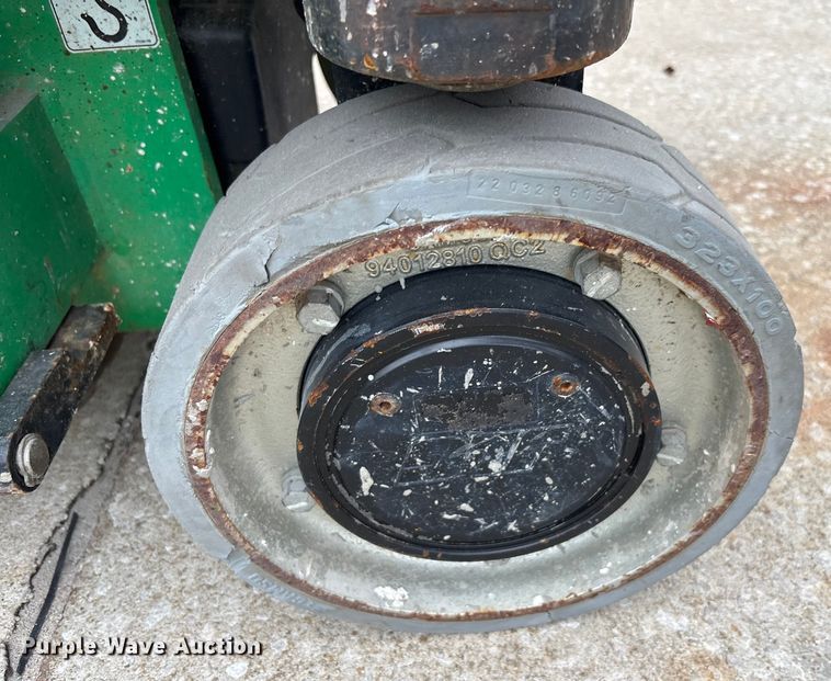 image for item DU0329 2016 JLG 1930ES scissor lift