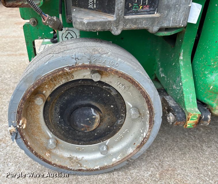 image for item DU0329 2016 JLG 1930ES scissor lift