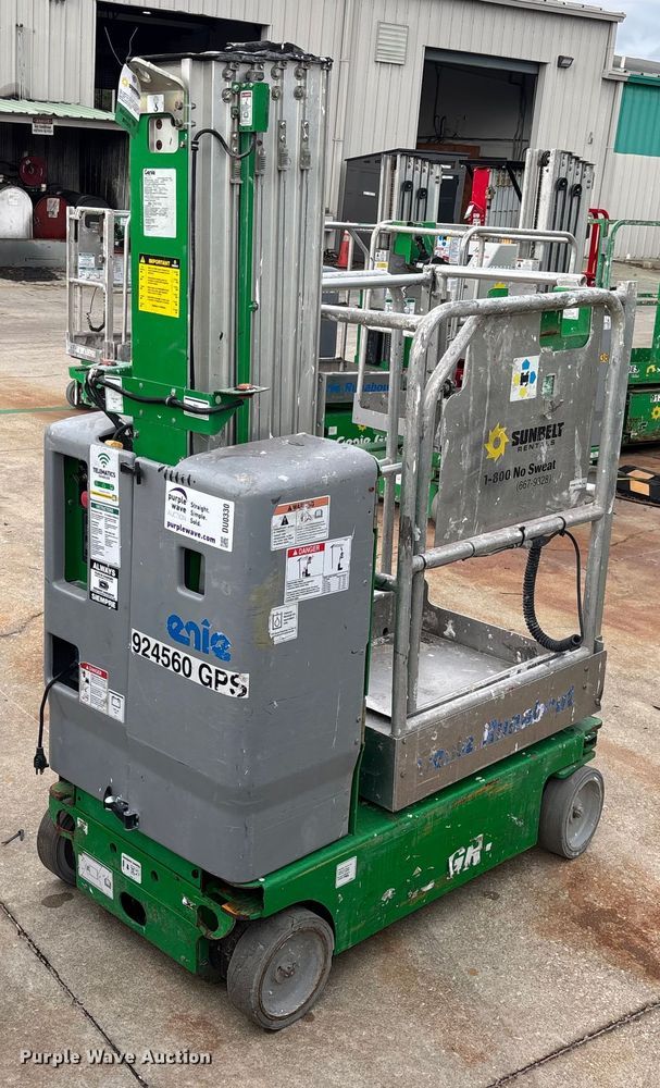 image for item DU0330 2016 Genie GR-20 vertical lift