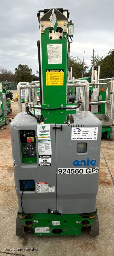 image for item DU0330 2016 Genie GR-20 vertical lift