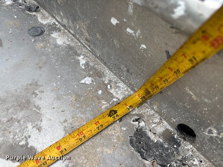 image for item DU0330 2016 Genie GR-20 vertical lift