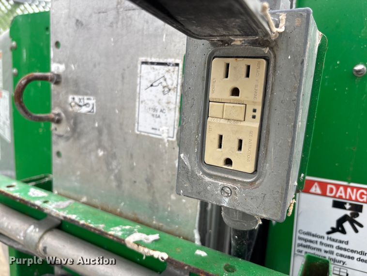 image for item DU0330 2016 Genie GR-20 vertical lift