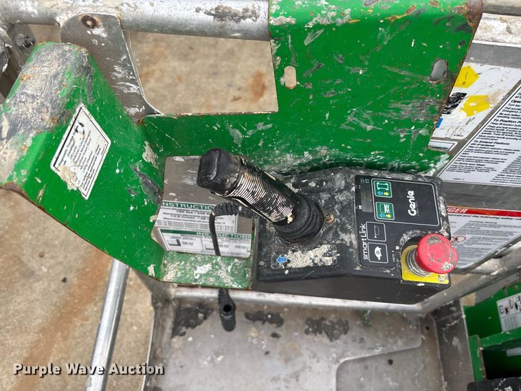 image for item DU0330 2016 Genie GR-20 vertical lift