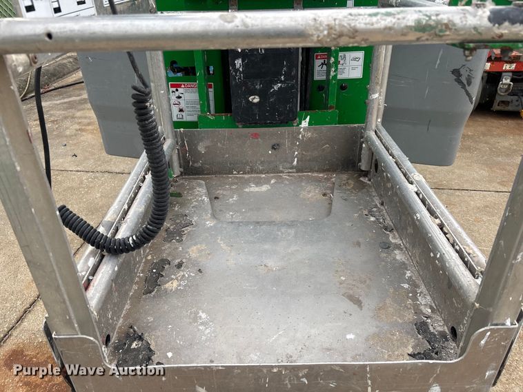 image for item DU0330 2016 Genie GR-20 vertical lift