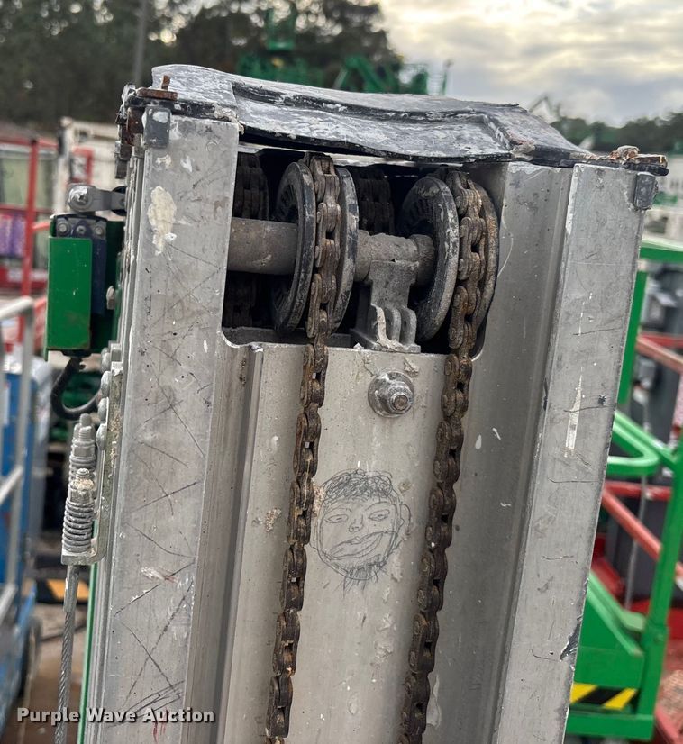 image for item DU0330 2016 Genie GR-20 vertical lift