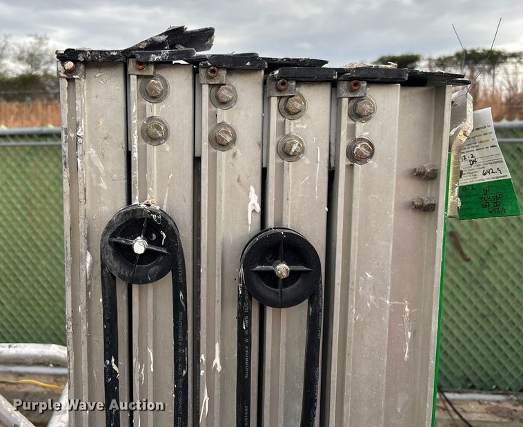 image for item DU0330 2016 Genie GR-20 vertical lift