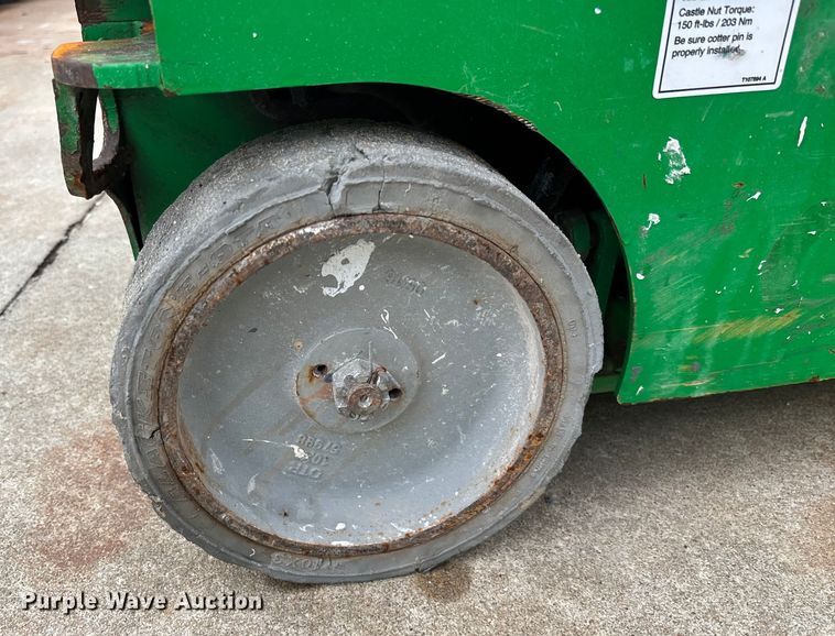 image for item DU0330 2016 Genie GR-20 vertical lift