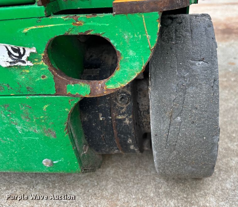 image for item DU0330 2016 Genie GR-20 vertical lift