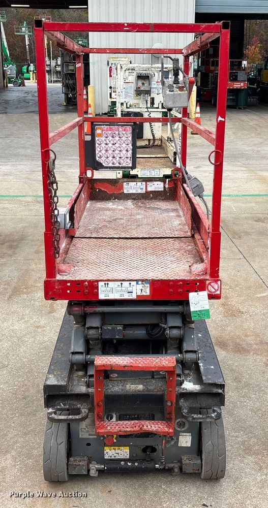 image for item DU0331 2017 SkyJack SJIII 3219 scissor lift