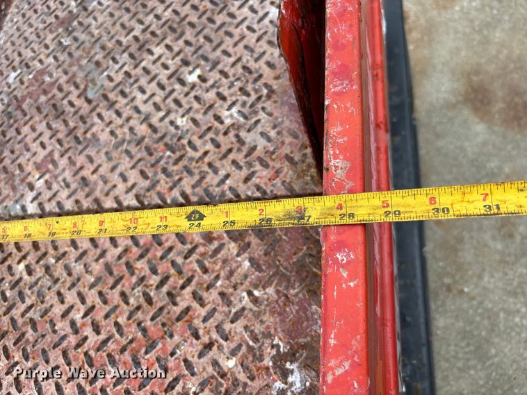 image for item DU0331 2017 SkyJack SJIII 3219 scissor lift