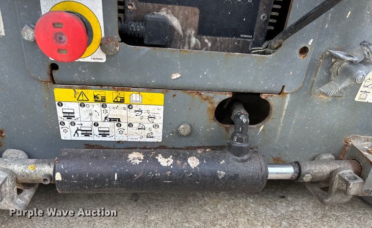 image for item DU0331 2017 SkyJack SJIII 3219 scissor lift