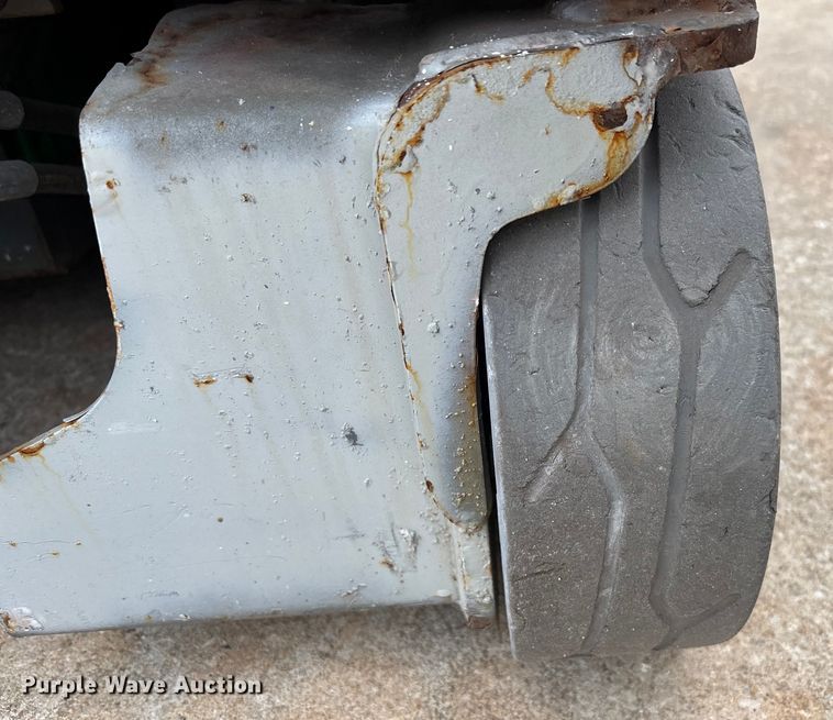 image for item DU0331 2017 SkyJack SJIII 3219 scissor lift