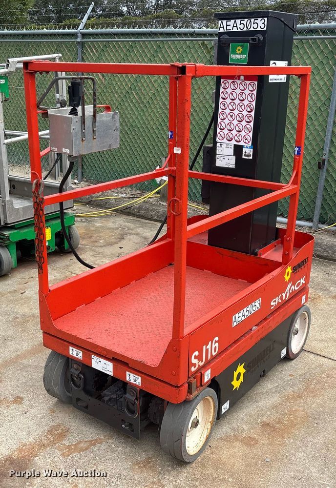 image for item DU0332 2018 SkyJack SJ16 vertical lift