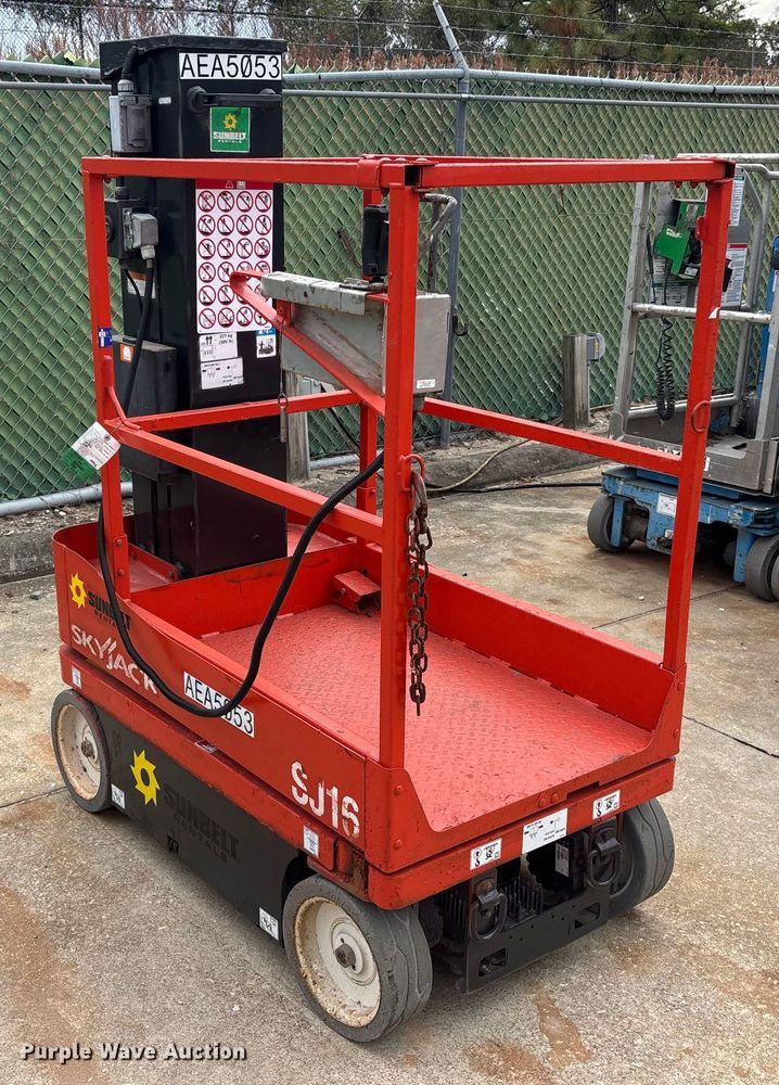 image for item DU0332 2018 SkyJack SJ16 vertical lift