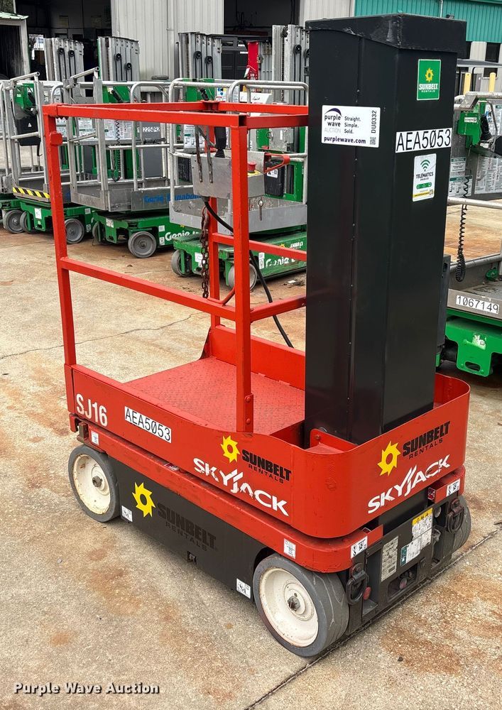 image for item DU0332 2018 SkyJack SJ16 vertical lift