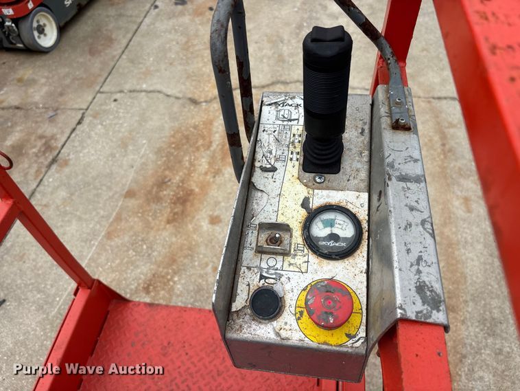 image for item DU0332 2018 SkyJack SJ16 vertical lift