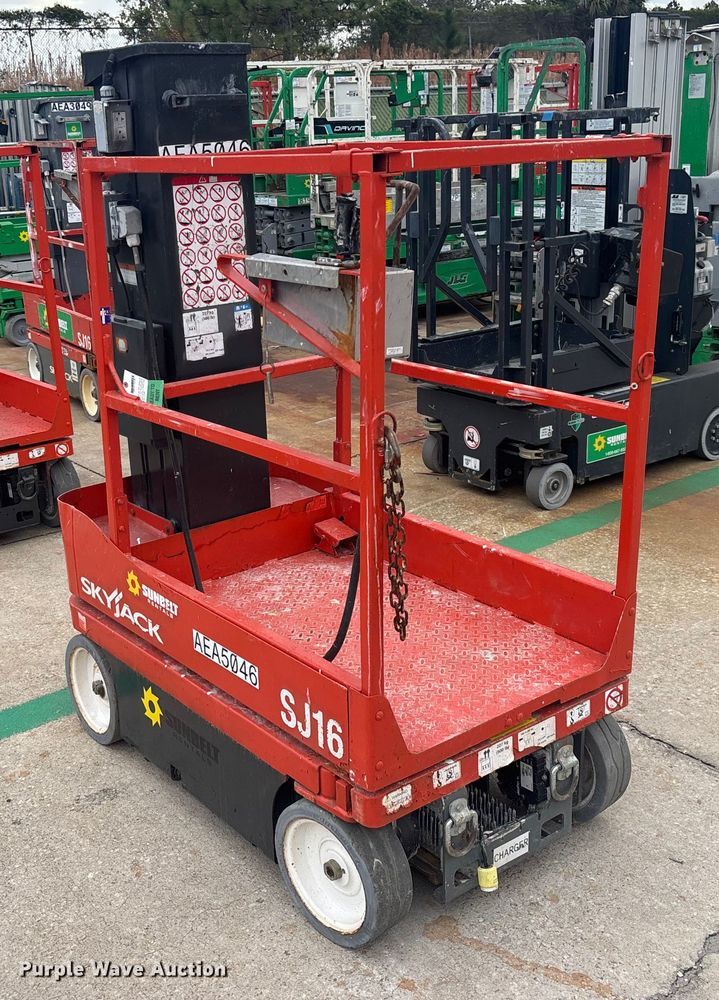 image for item DU0333 2018 SkyJack SJ16 vertical lift